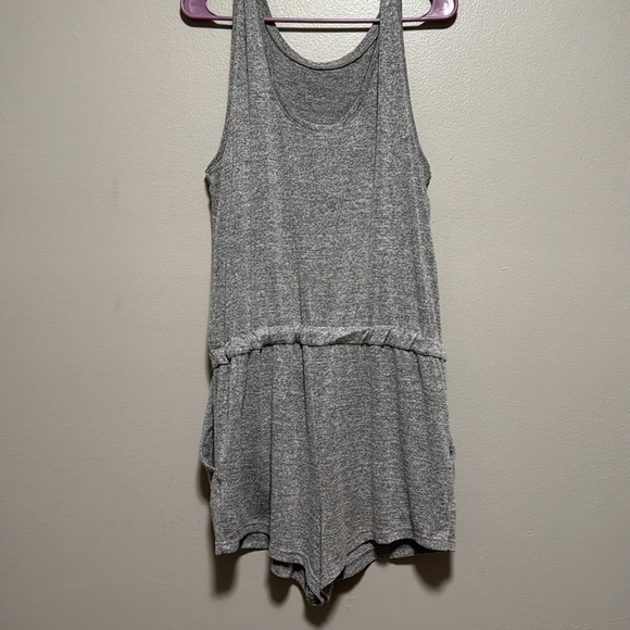 GAP Gray Sleeveless Tie Front tank romper - Picture 2 of 4